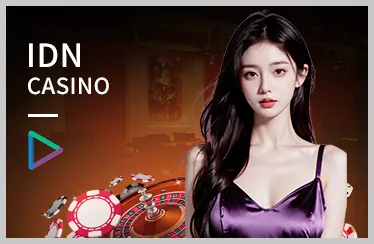 Bàn casino trực tuyến với người chia bài và các trò chơi như Baccarat, Roulette tại 788win